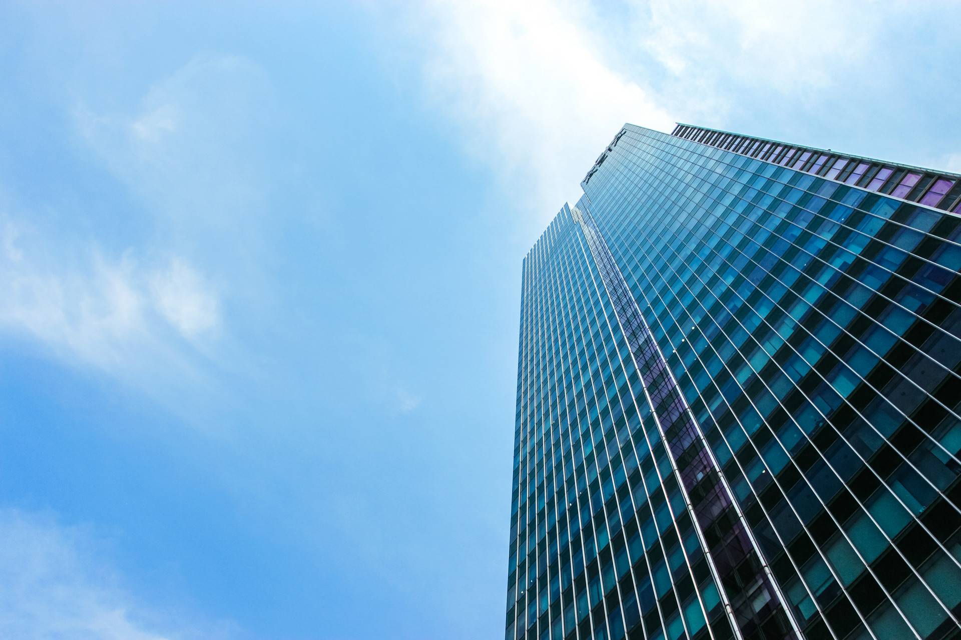 建筑天空城市ppt背景图_编号87220