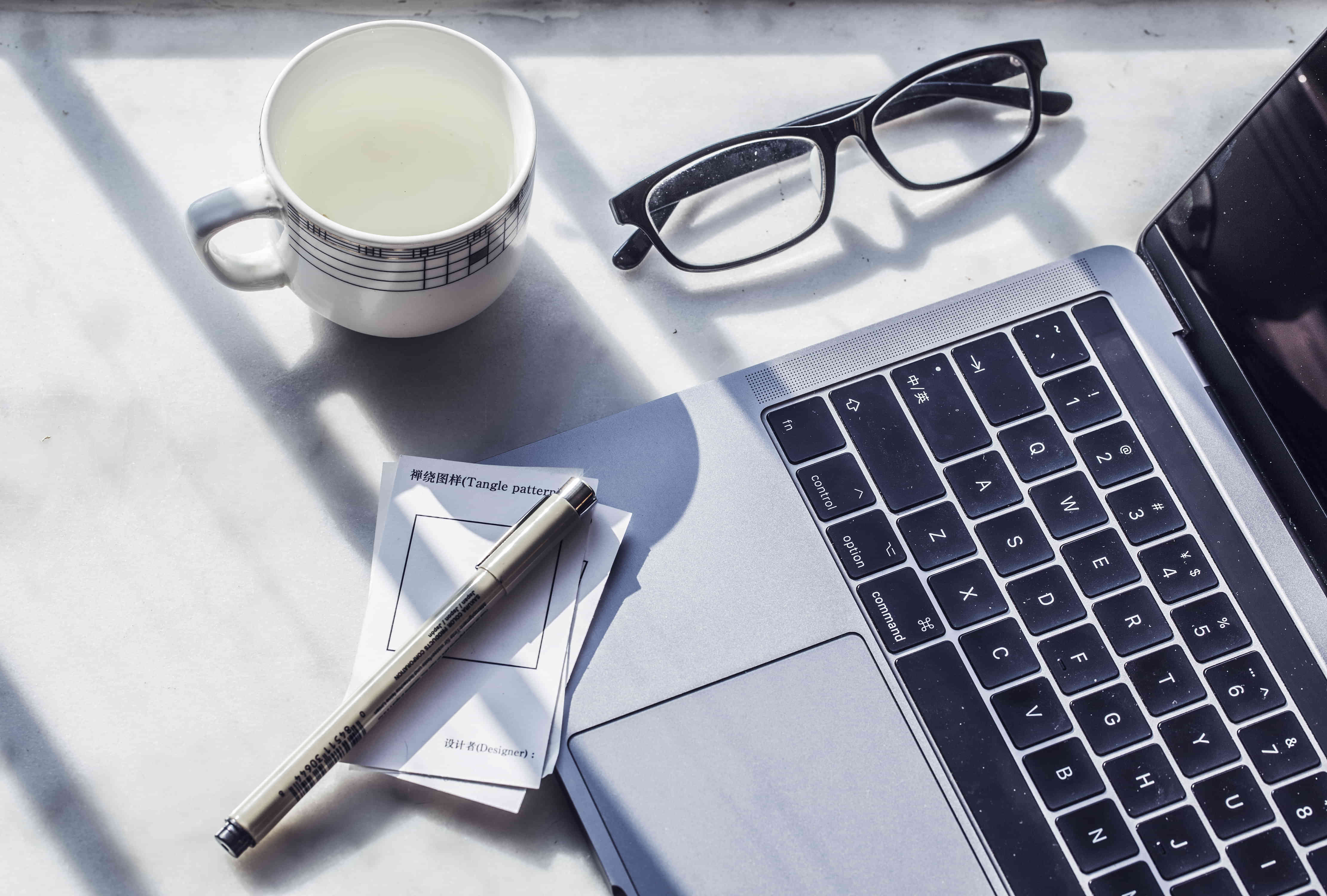 手机静物办公室ppt背景图_编号87354